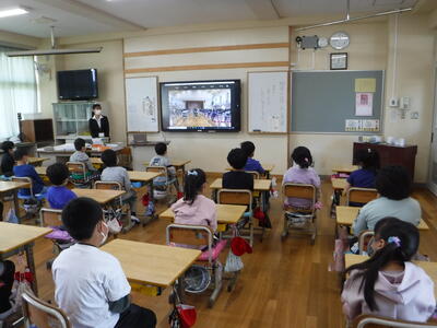 教室で参加する２年生