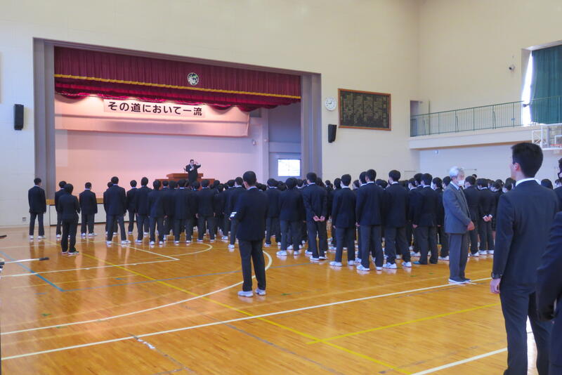 [式　校歌合唱]